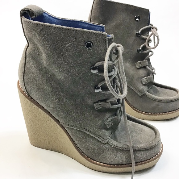 GAP Shoes - Gap Crepe Moccasin Wedge Women’s Ankle Boots 6 1/2
